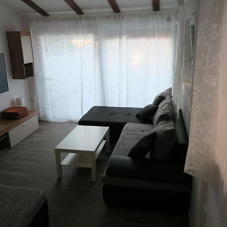 Holiday Home Ljubicic Башка Екстер'єр фото