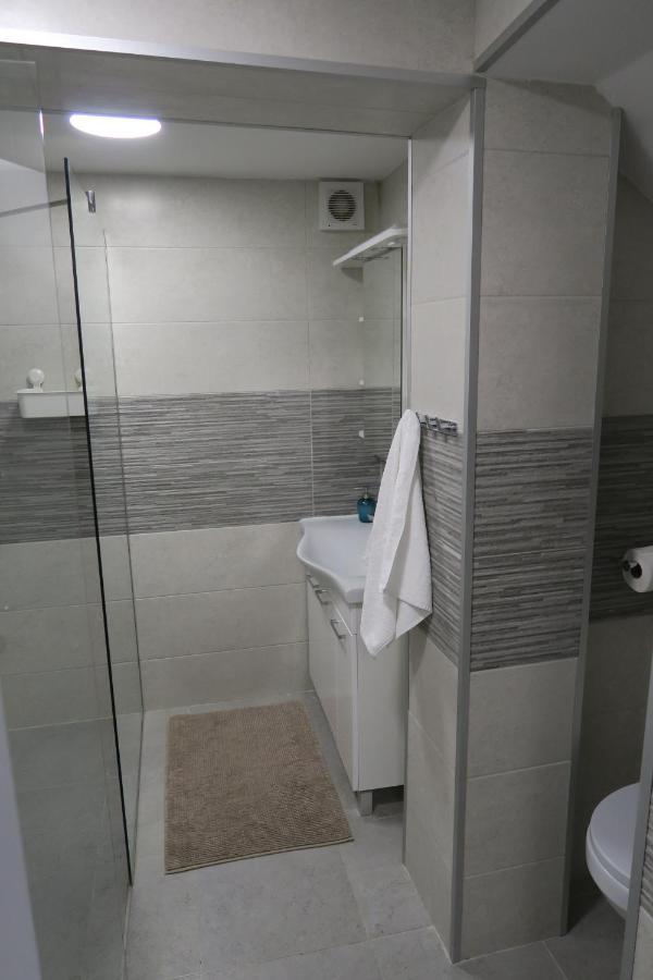 Holiday Home Ljubicic Башка Екстер'єр фото