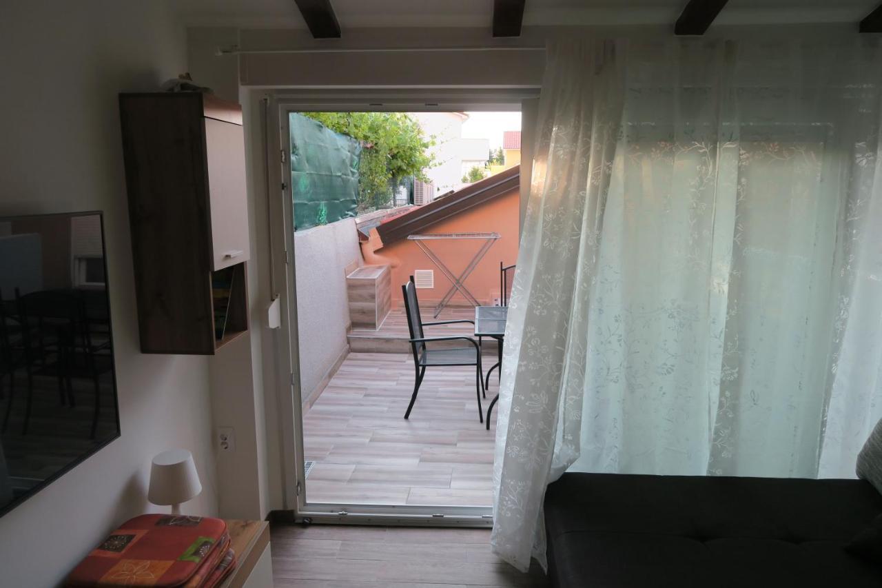 Holiday Home Ljubicic Башка Екстер'єр фото