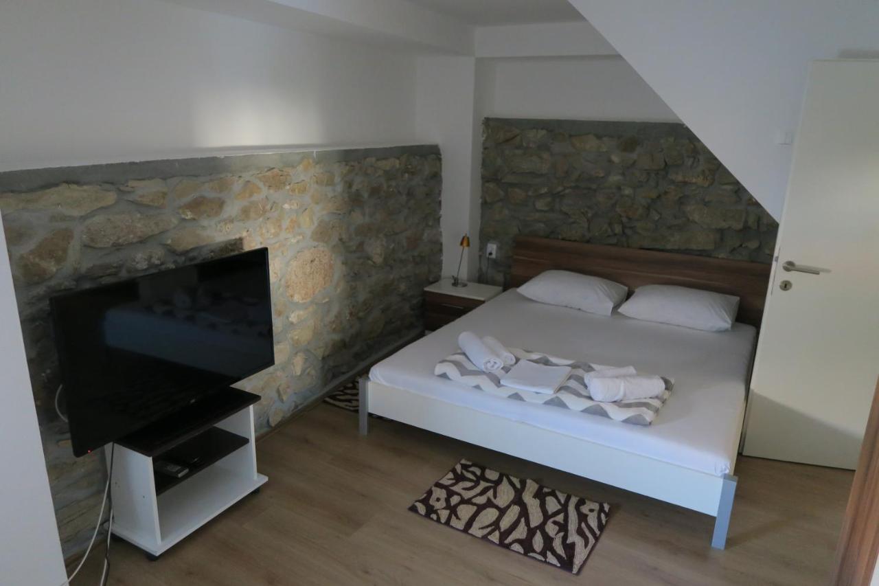 Holiday Home Ljubicic Башка Екстер'єр фото