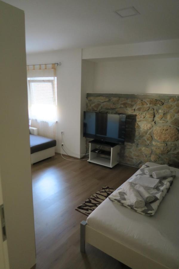 Holiday Home Ljubicic Башка Екстер'єр фото