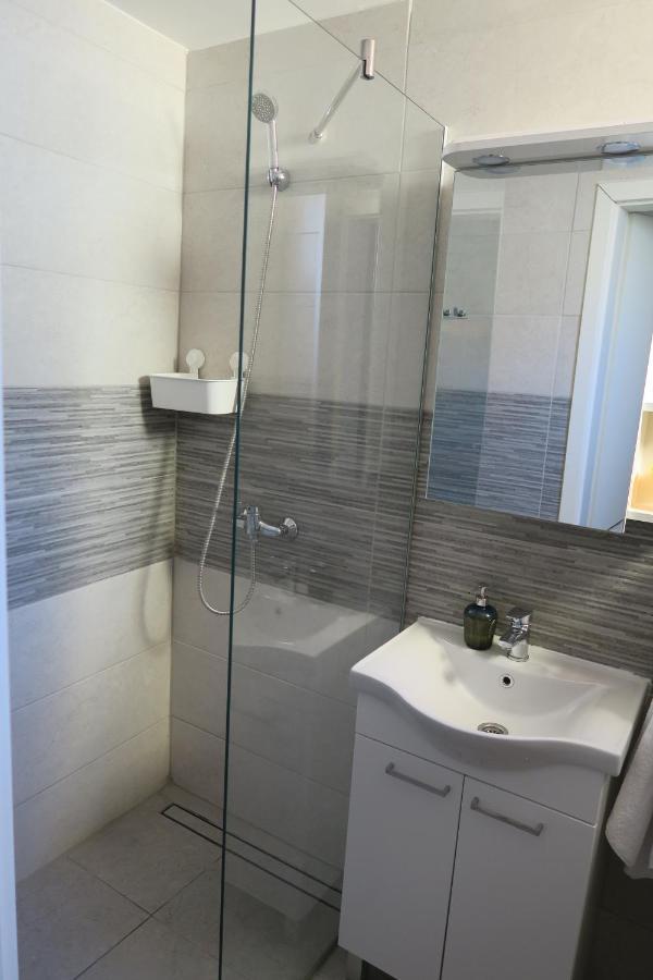 Holiday Home Ljubicic Башка Екстер'єр фото