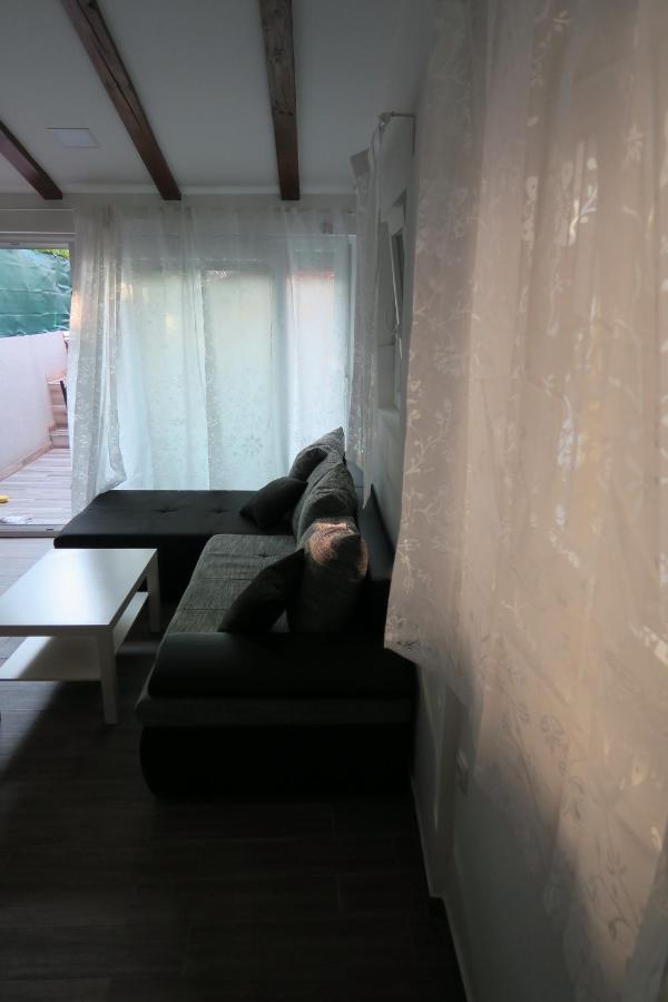 Holiday Home Ljubicic Башка Екстер'єр фото